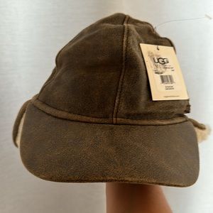 Ugg Mens Size S/M Brown Lockwood Leather Sheepskin Flap Cap